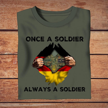 T-shirt personnalisé avec camouflage de soldat/vétéran allemand avec nom et grade - Always A Soldier - 2002230001