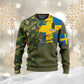 Personalisierter Kapuzenpullover mit Camouflage-Muster für schwedische Soldaten/Veteranen mit Namen und Rang – 16989696