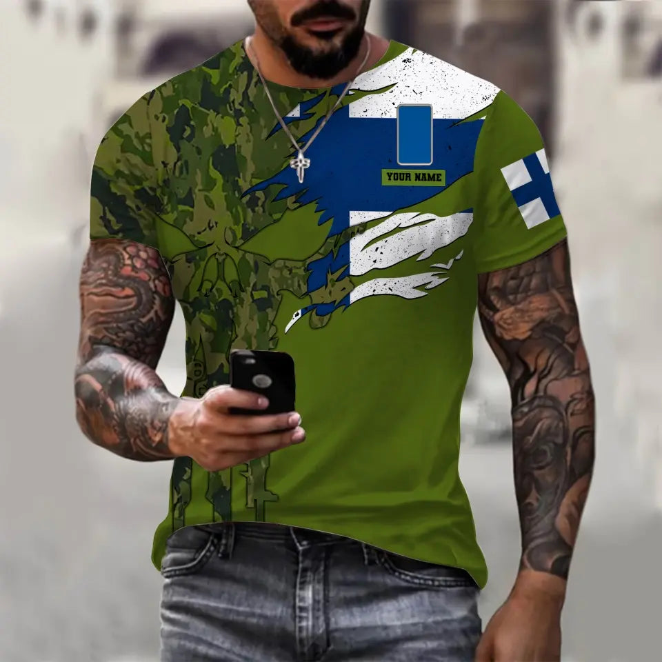 Personalisierter Kapuzenpullover mit Camouflage-Muster für finnische Soldaten/Veteranen mit Namen und Rang – 16989696