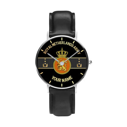 Montre personnalisée en cuir noir cousu avec nom et grade pour soldat/vétéran néerlandais - 0703240001 - Version dorée