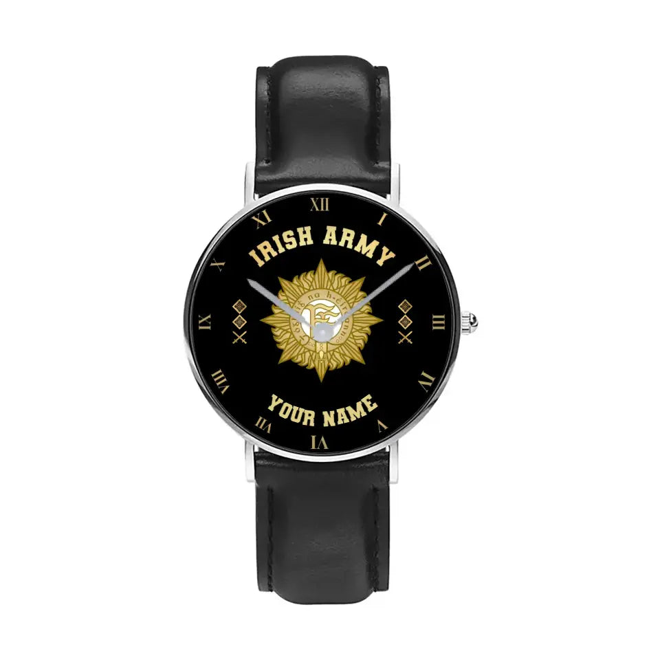 Montre personnalisée en cuir noir avec coutures noires pour soldat/vétéran irlandais avec nom et grade - 0803240001 - Version dorée