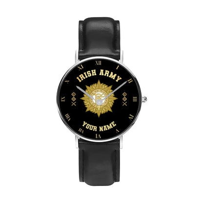 Montre personnalisée en cuir noir avec coutures noires pour soldat/vétéran irlandais avec nom et grade - 0803240001 - Version dorée