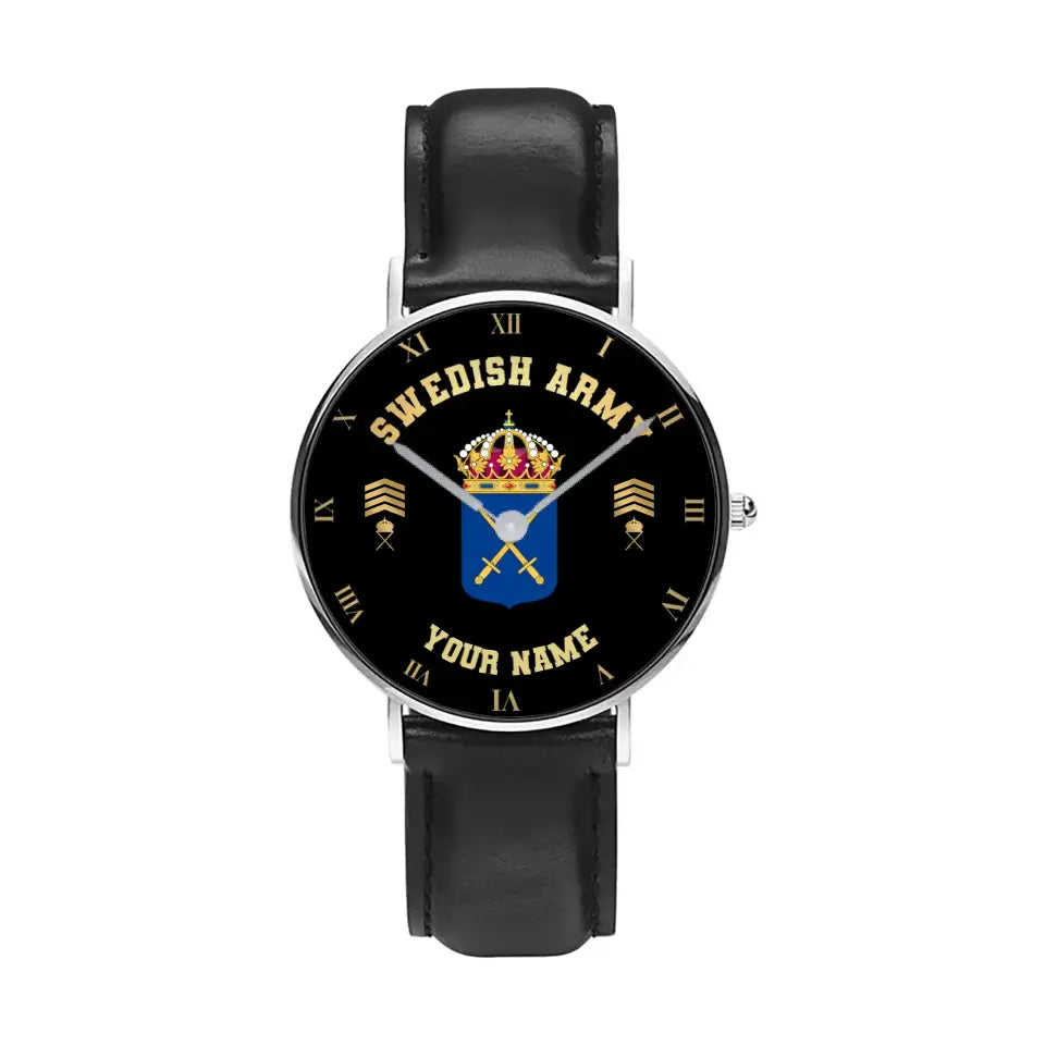 Montre personnalisée en cuir noir cousu pour soldat/vétéran suédois avec nom et grade - 0803240001 - Version dorée