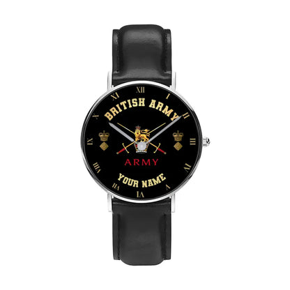 Montre personnalisée en cuir noir avec coutures noires pour soldat/vétéran du Royaume-Uni avec nom et grade - 0803240001 - Version dorée