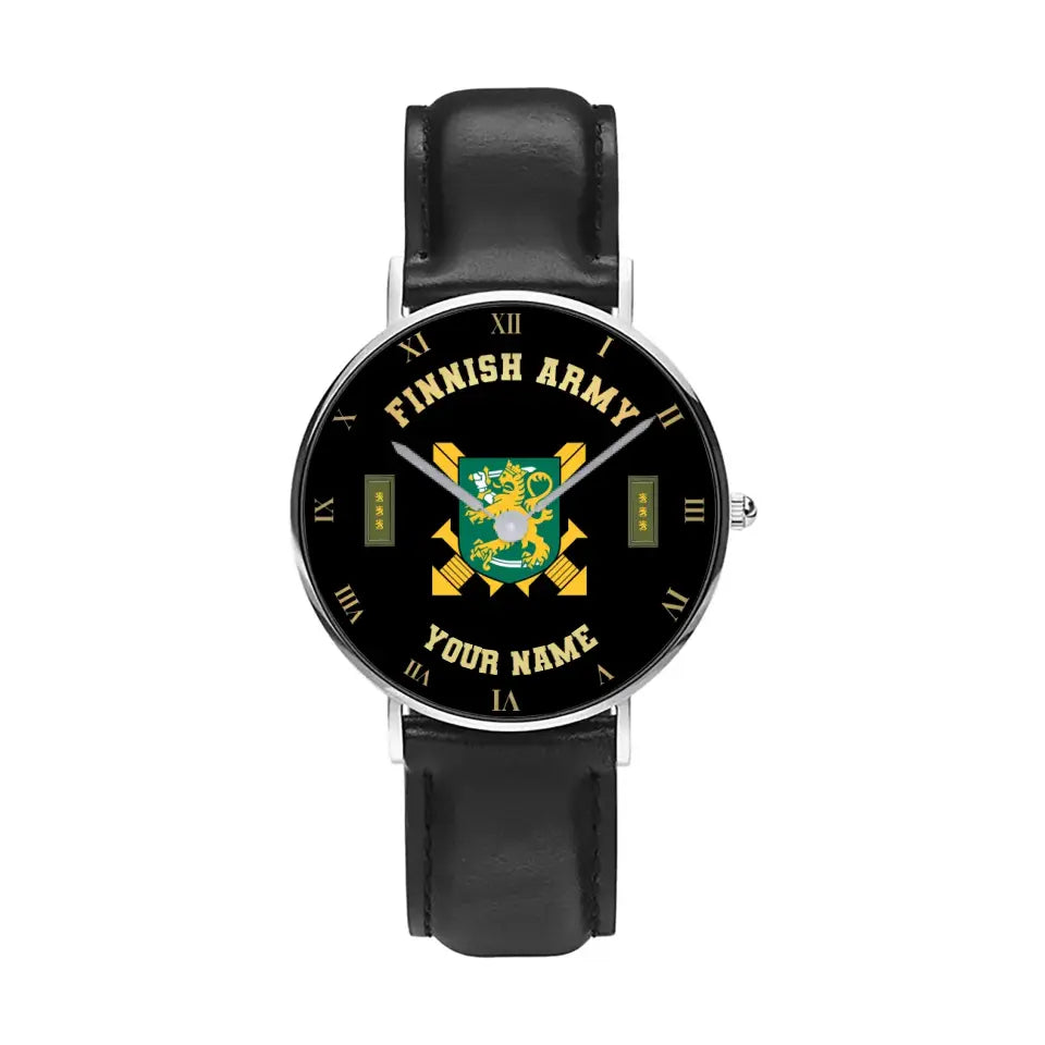 Personalisierte finnische Soldat/Veteran mit Namen und Rang schwarze genähte Lederuhr - 0803240001 - Goldversion