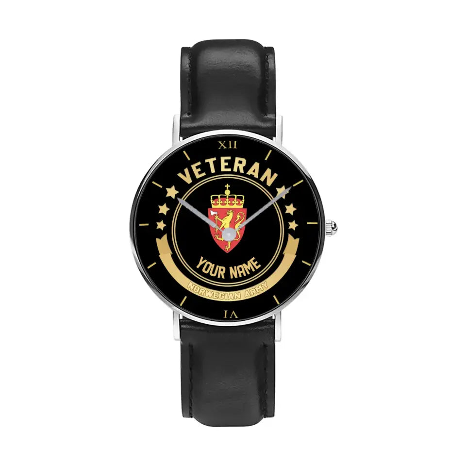 Personalisierte norwegische Soldat/Veteran mit Namen schwarze genähte Lederuhr – 1103240001 – goldene Version