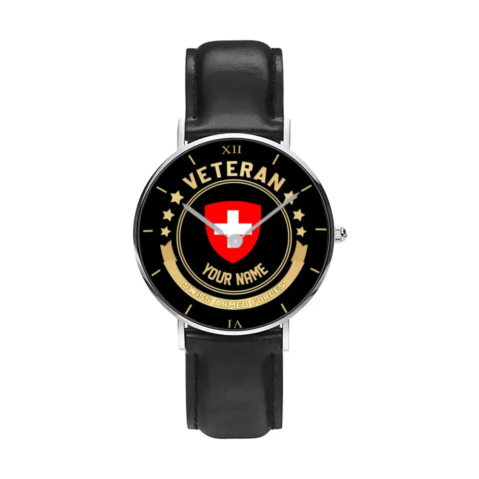 Personalisierte Schweizer Soldat/Veteran mit Namen, schwarze genähte Lederuhr – 1103240001 – Goldversion