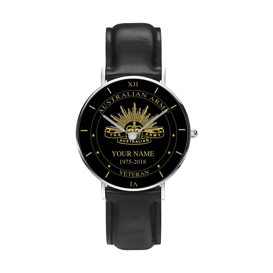 Montre personnalisée en cuir noir avec coutures noires pour soldat/vétéran australien avec nom et année - 1603240001 - Version dorée