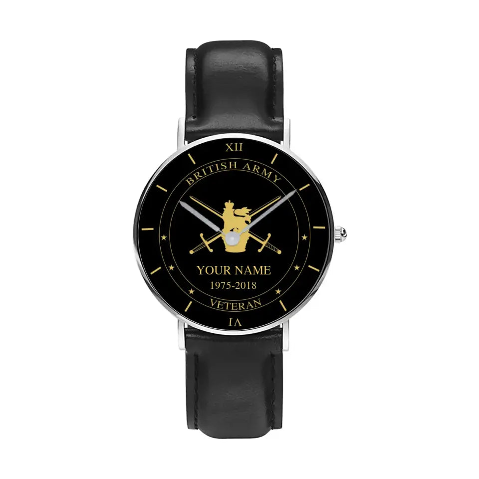 Montre personnalisée en cuir noir avec coutures noires pour soldat/vétéran du Royaume-Uni avec nom et année - 1603240001 - Version dorée