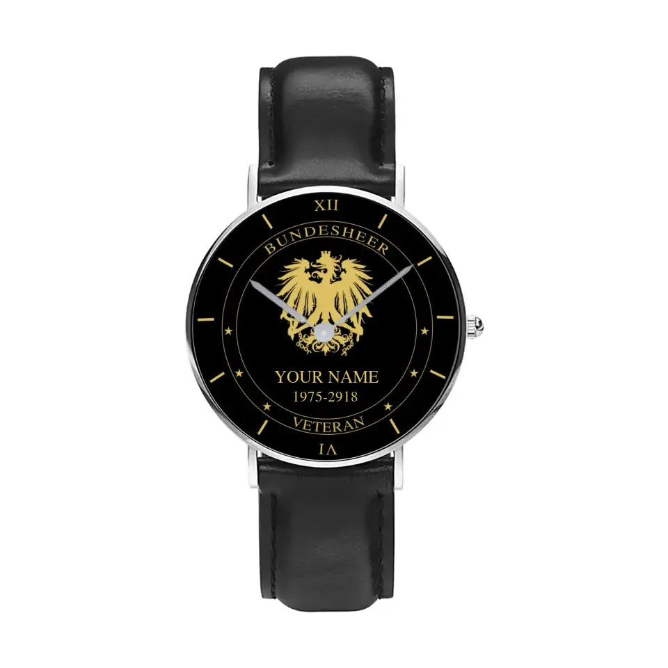 Montre personnalisée en cuir noir avec coutures noires pour soldat/vétéran autrichien avec nom et année - 1603240001 - Version dorée