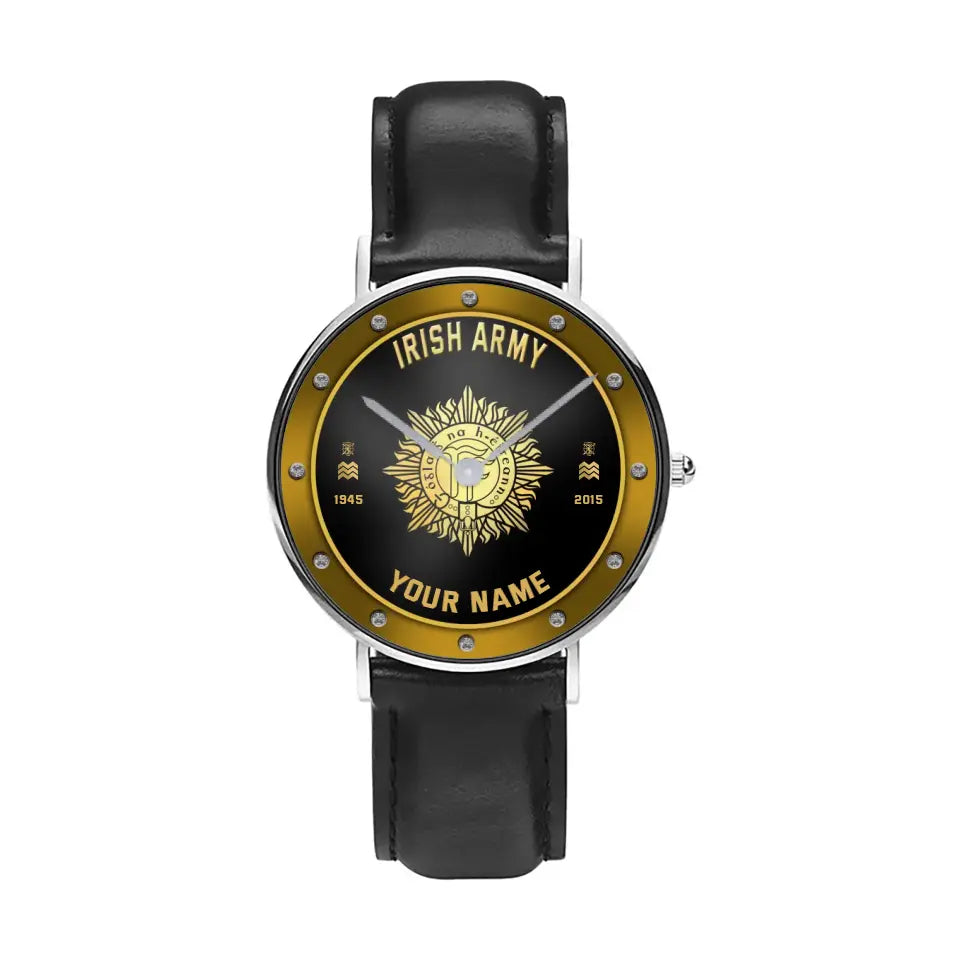 Personalisierte irische Soldat/Veteran mit Namen, Rang und Jahr, schwarze genähte Lederuhr – 1803240001 – goldene Version