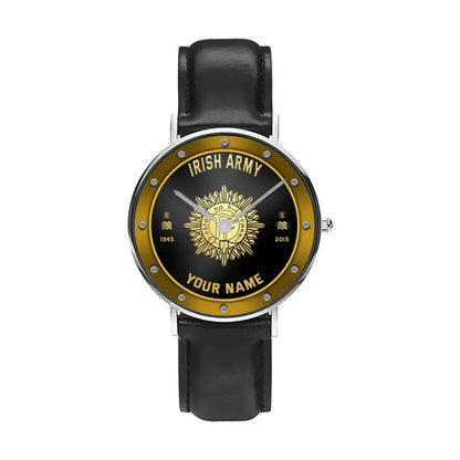 Personalisierte irische Soldat/Veteran mit Namen, Rang und Jahr, schwarze genähte Lederuhr – 1803240001 – goldene Version