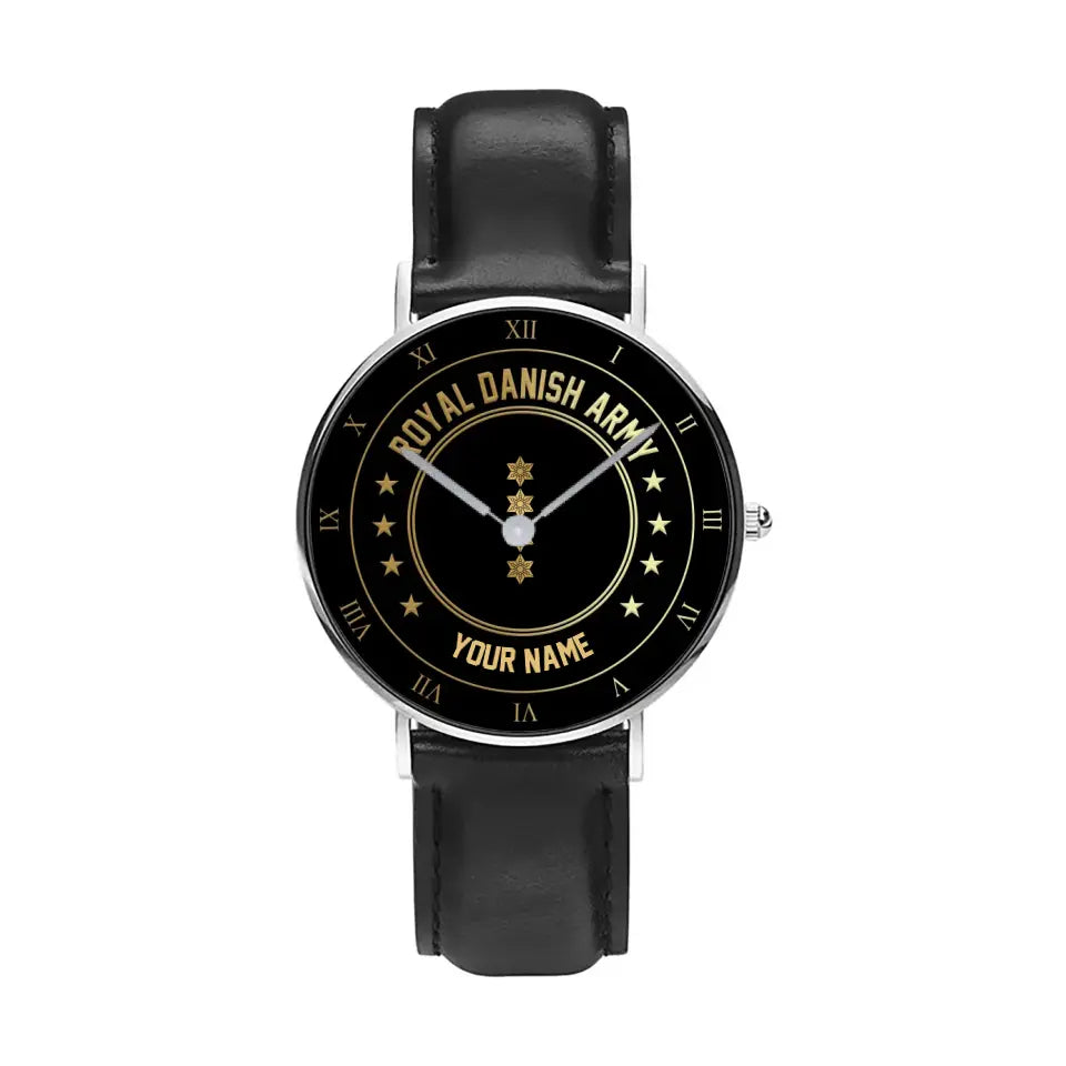 Montre personnalisée en cuir noir cousu pour soldat/vétéran du Danemark avec nom et grade - 2003240001 - Version dorée