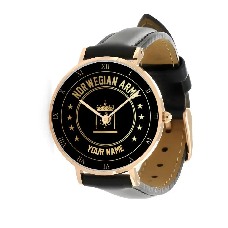 Montre personnalisée en cuir noir avec coutures noires pour soldat/vétéran norvégien avec nom et grade - 2003240001 - Version dorée