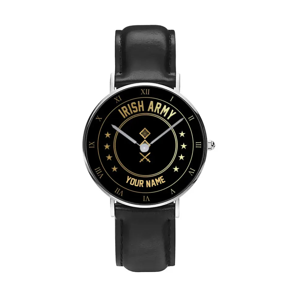 Personalisierte irische Soldat/Veteran mit Namen und Rang, schwarze genähte Lederuhr – 2003240001 – goldene Version