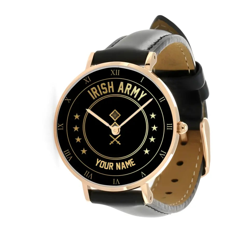 Personalisierte irische Soldat/Veteran mit Namen und Rang, schwarze genähte Lederuhr – 2003240001 – goldene Version