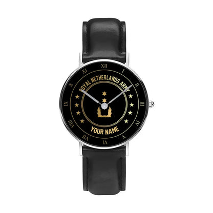 Montre personnalisée en cuir noir avec coutures noires pour soldat/vétéran néerlandais avec nom et grade - 2003240001 - Version dorée