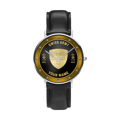 Montre personnalisée en cuir noir avec coutures noires pour soldat/vétéran suisse avec nom, grade et année - 1803240001 - Version dorée