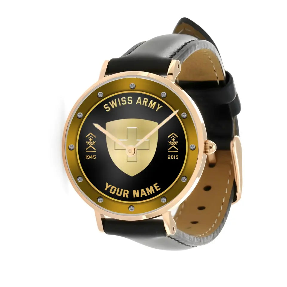 Montre personnalisée en cuir noir avec coutures noires pour soldat/vétéran suisse avec nom, grade et année - 1803240001 - Version dorée