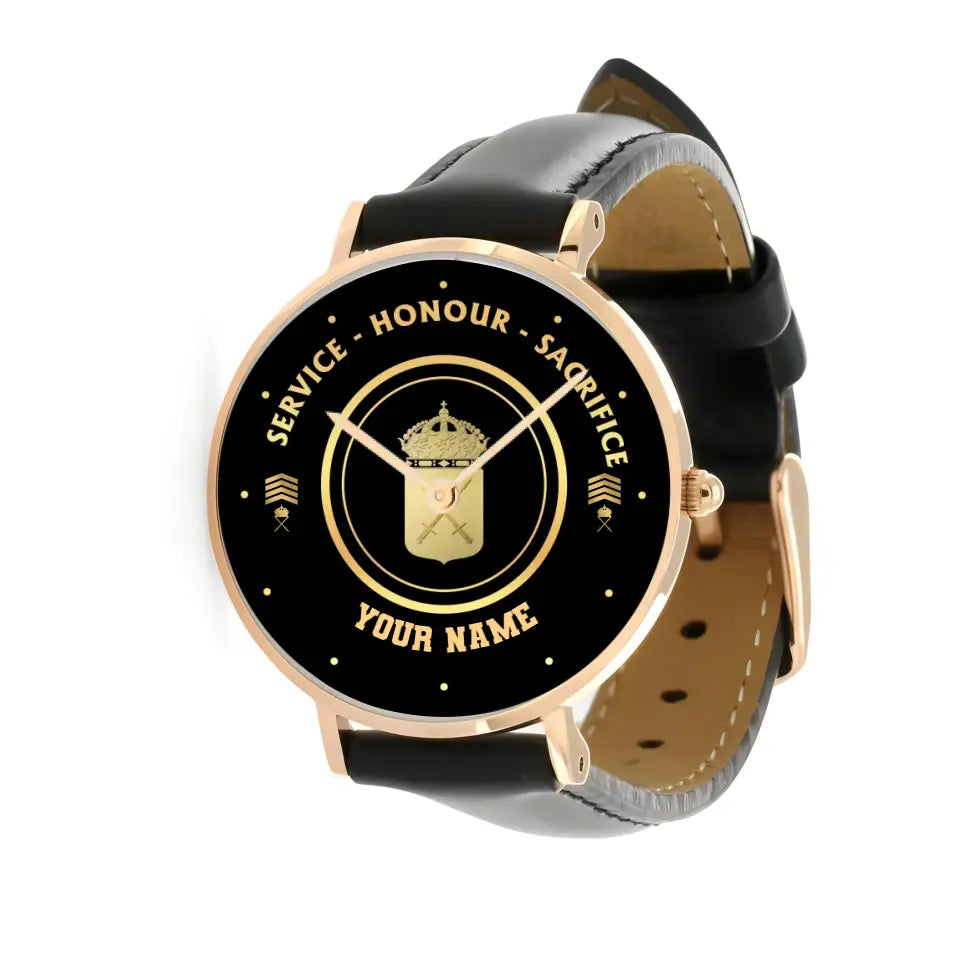 Personalisierte schwedische Soldat/Veteran mit Namen, Rang, schwarze genähte Lederuhr – 2603240001 – goldene Version