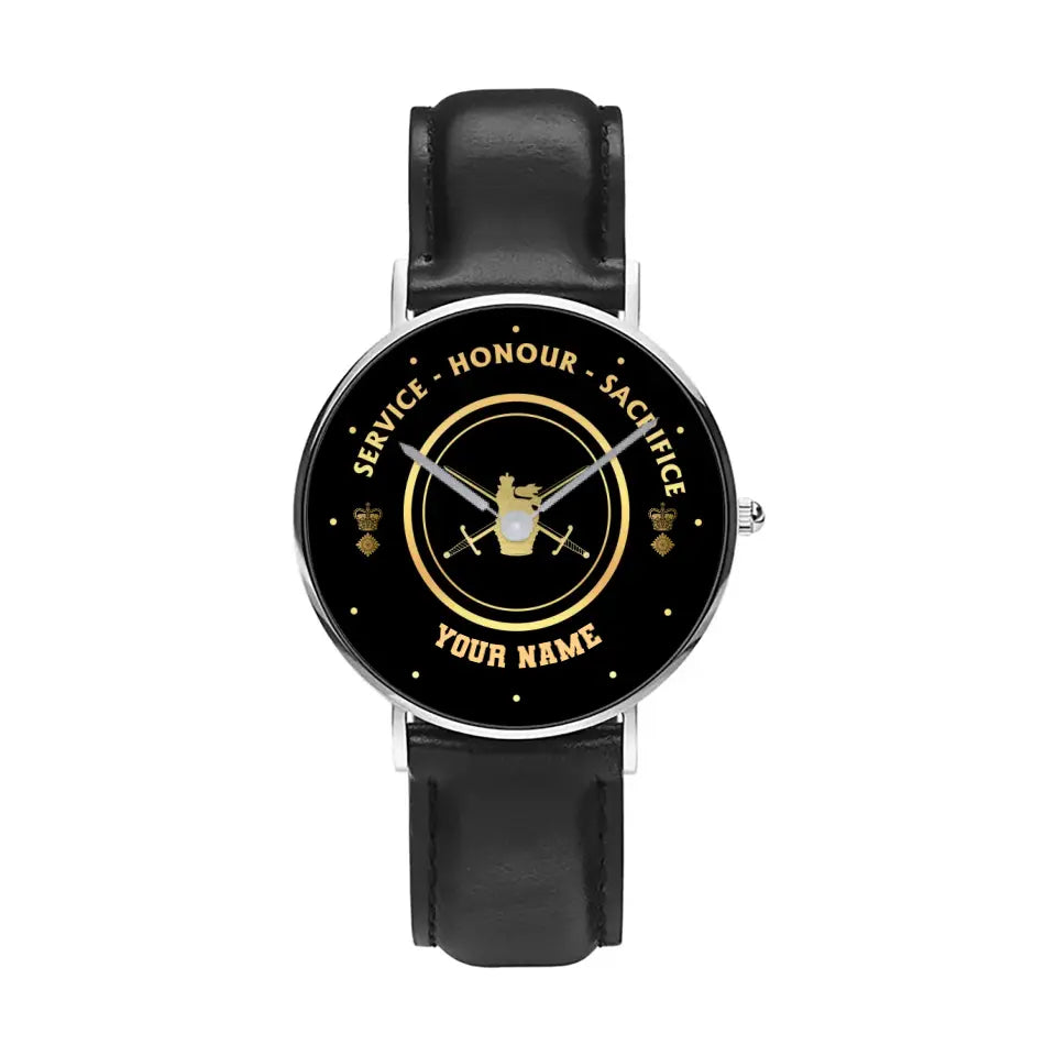 Montre personnalisée en cuir noir avec coutures noires pour soldat/vétéran du Royaume-Uni avec nom et grade - 2603240001 - Version dorée