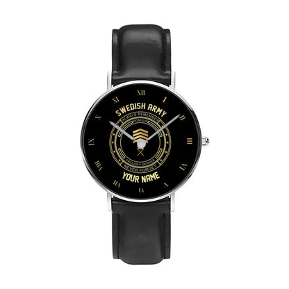 Montre personnalisée en cuir noir cousu pour soldat/vétéran suédois avec nom et grade - 2803240001 - Version dorée