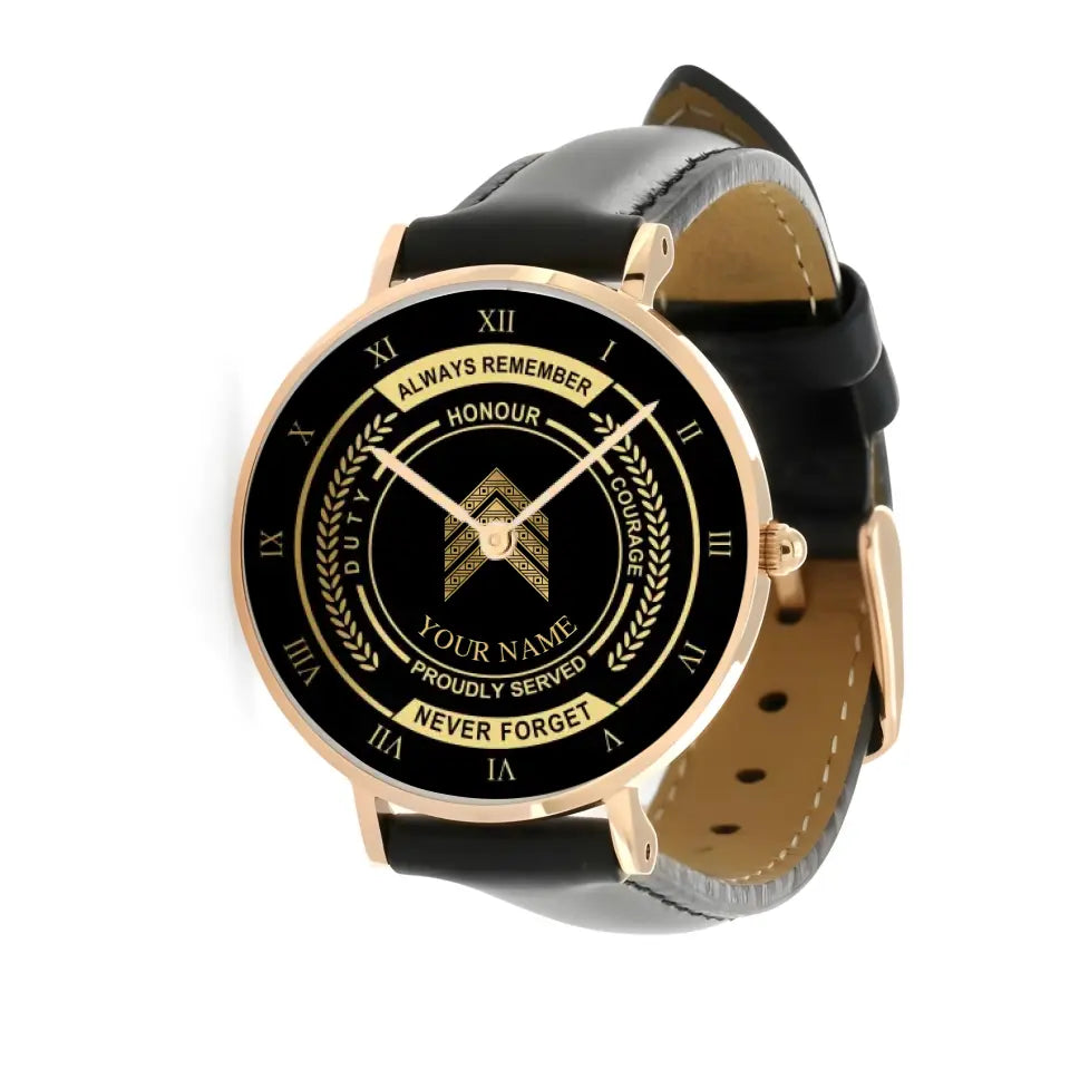 Personalisierte dänische Soldat/Veteran mit Namen, Rang, schwarze genähte Lederuhr – 0603240002 – goldene Version