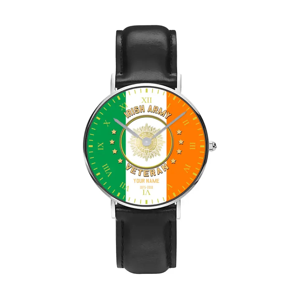 Montre personnalisée en cuir noir avec coutures noires pour soldat/vétéran irlandais avec nom et année - 0204240001 - Version dorée