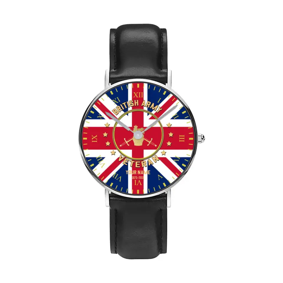 Personalisierte britische Soldat/Veteran mit Namen und Jahr, schwarze genähte Lederuhr – 0204240001 – goldene Version