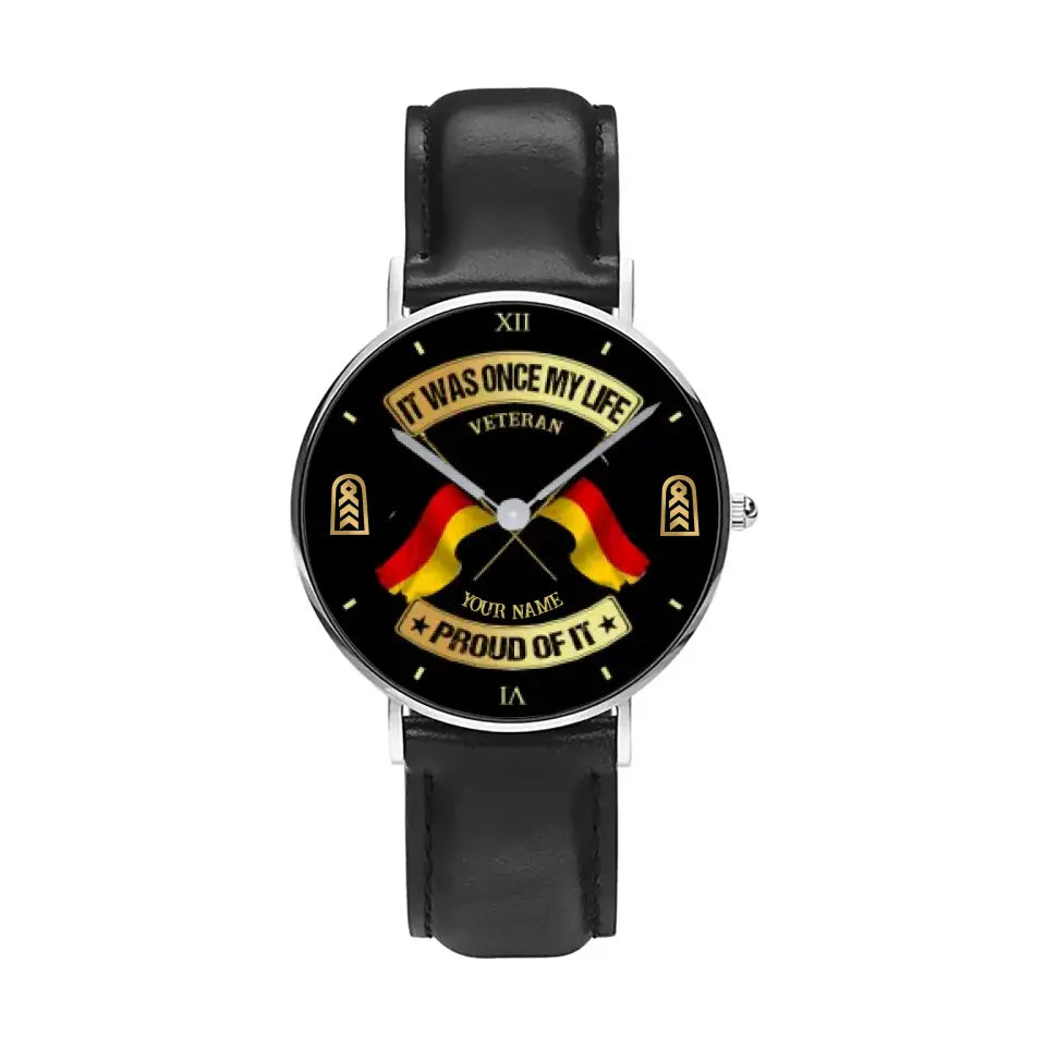 Montre personnalisée en cuir noir avec coutures noires pour soldat/vétéran allemand avec nom et grade - 03052401QA - Version dorée