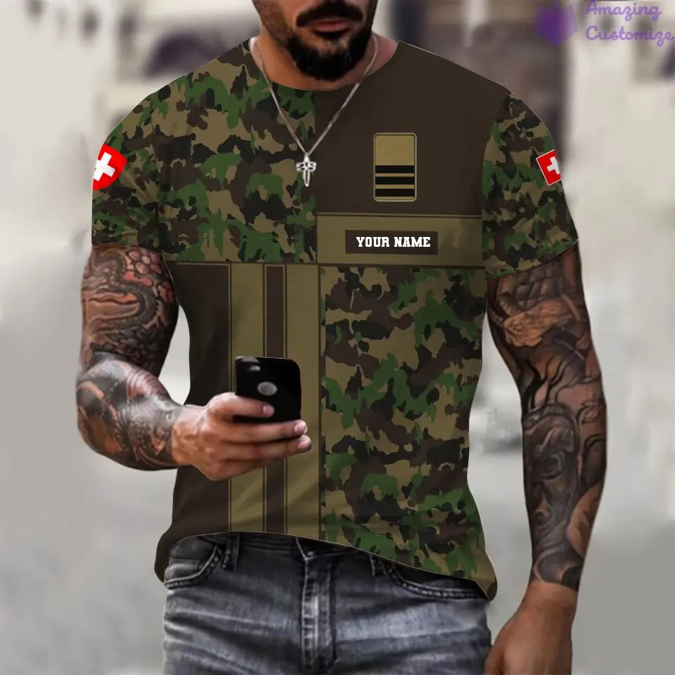 T-shirt personnalisé soldat/vétéran suisse avec nom et grade imprimé sur toute la surface - 07052401QA