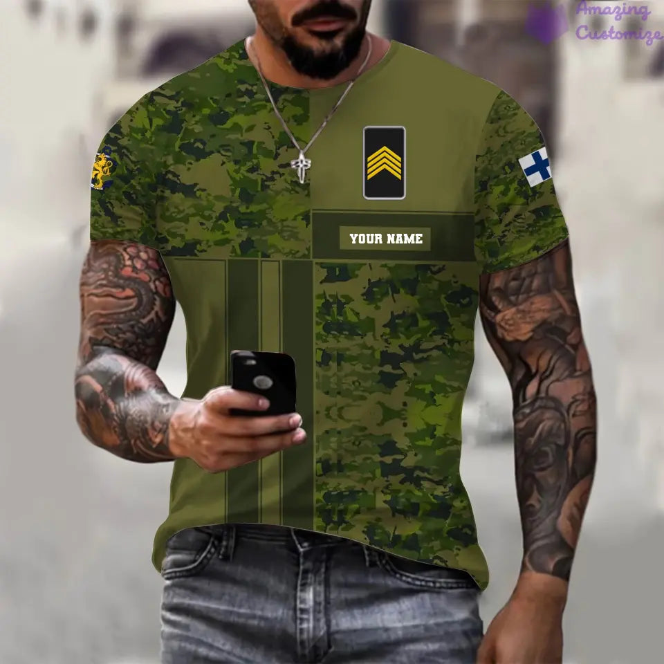 Personalisiertes T-Shirt mit finnischem Soldaten-/Veteranen-Tarnmuster und Aufdruck auf Namen und Rang – 07052401QA