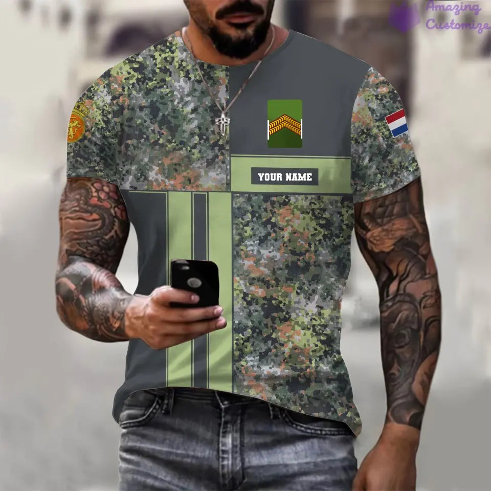 T-shirt personnalisé avec camouflage soldat/vétéran des Pays-Bas avec nom et grade imprimé - 07052401QA