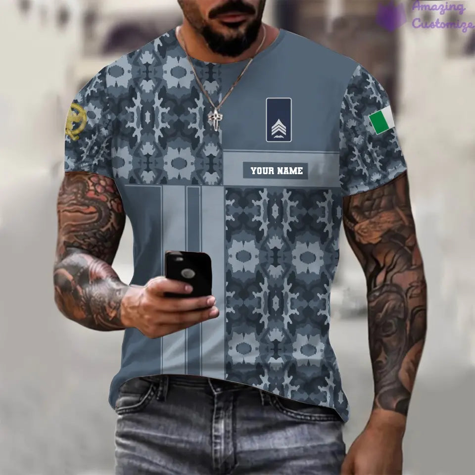 T-shirt personnalisé avec camouflage soldat/vétéran irlandais imprimé avec nom et grade - 07052401QA