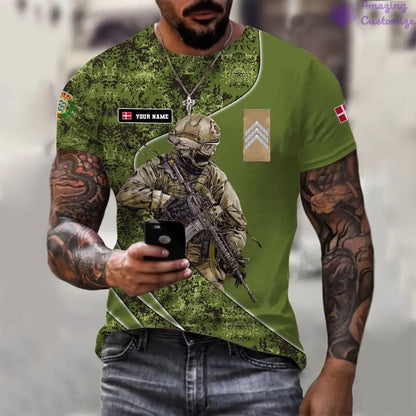 T-shirt personnalisé soldat/vétéran danois avec nom et grade imprimé sur toute la surface - 15052401QA