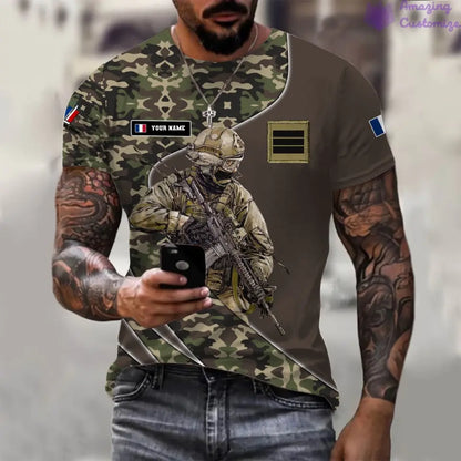 T-shirt personnalisé France avec nom et grade Soldat/Vétéran imprimé sur toute la surface - 15052401QA