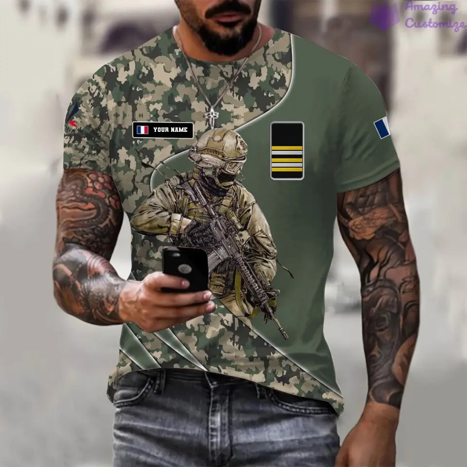 T-shirt personnalisé France avec nom et grade Soldat/Vétéran imprimé sur toute la surface - 15052401QA