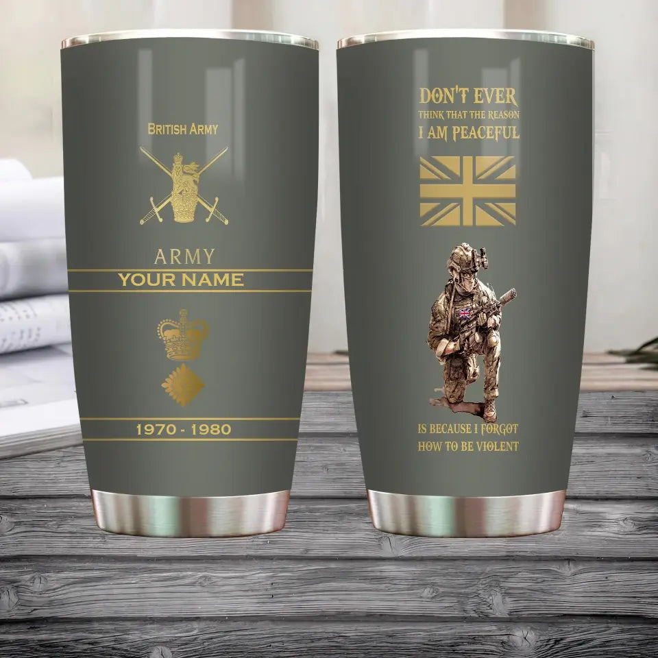 Personalisierter Becher mit Aufschrift „UK Veteran/Soldat“ mit Rang, Jahr und Namen – 11062401QA