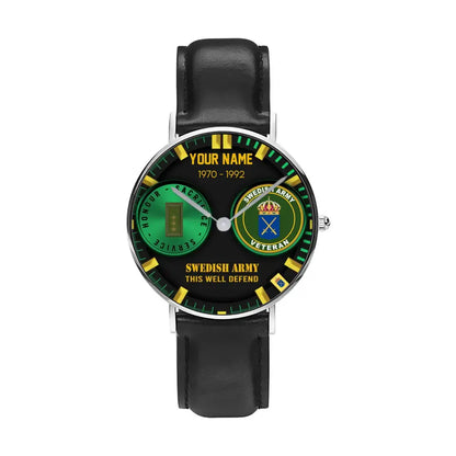 Montre personnalisée en cuir noir cousu pour soldat/vétéran suédois avec nom, grade et année - 18062402QA - Version dorée