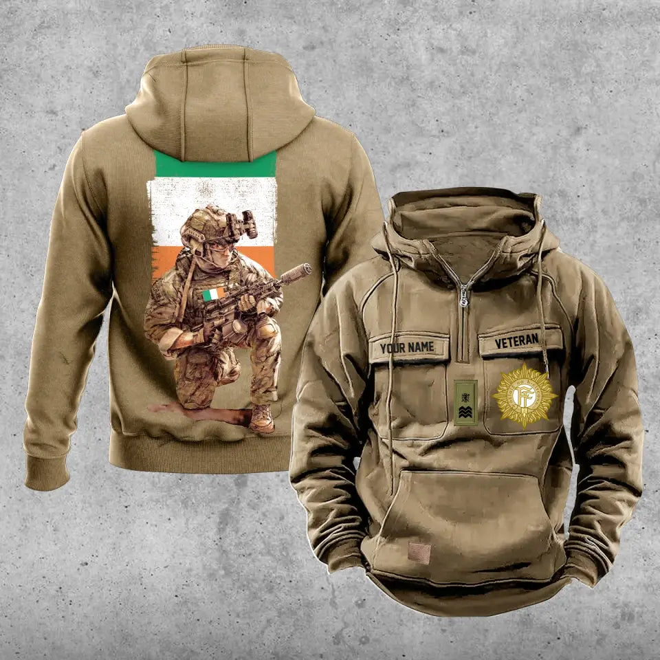 Sweat à capuche vintage personnalisé avec imprimé sur toute la surface du soldat/vétéran irlandais - 21062402QA