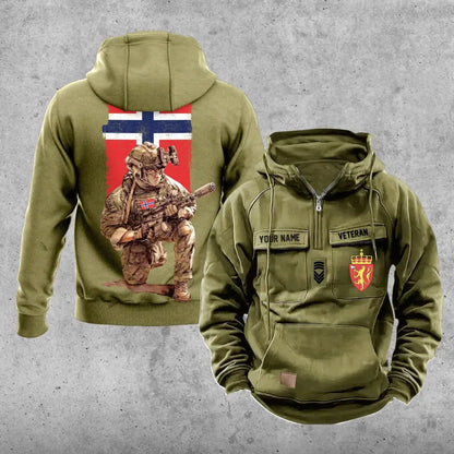 Sweat à capuche vintage personnalisé avec imprimé sur toute la surface du soldat/vétéran norvégien - 21062402QA