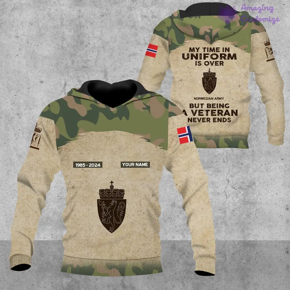 Personalisierter Kapuzenpullover mit Rundumdruck für norwegischen Soldaten/Veteranen mit Namen, Jahr und Rang – 17200512