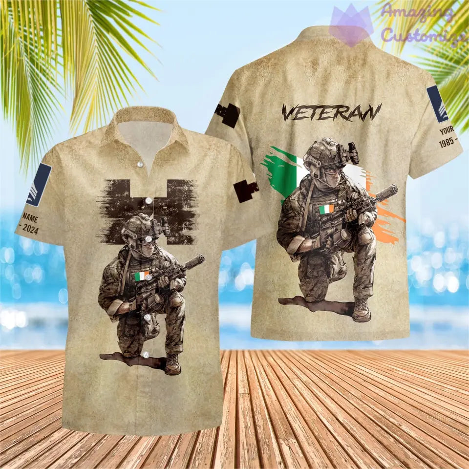 Sweat à capuche personnalisé avec motif camouflage soldat/vétéran irlandais, nom, année et grade, imprimé sur toute la surface - 17229888