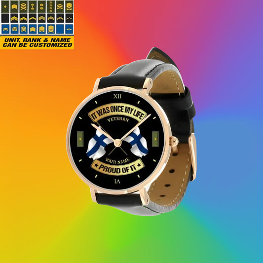 Personalisierte finnische Soldat/Veteran mit Namen und Rang schwarze genähte Lederuhr – 03052401QA – goldene Version