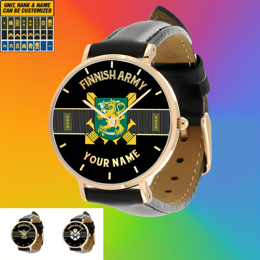 Montre personnalisée en cuir noir avec coutures noires pour soldat/vétéran finlandais avec nom et grade - 0703240001