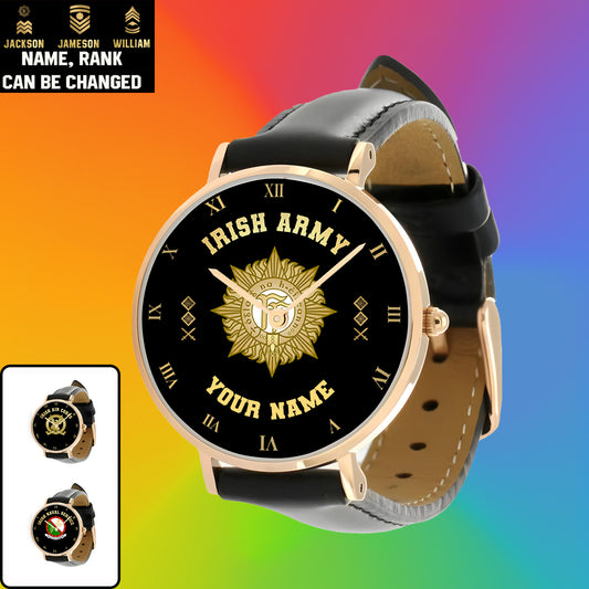 Montre personnalisée en cuir noir avec coutures noires pour soldat/vétéran irlandais avec nom et grade - 0803240001 - Version dorée