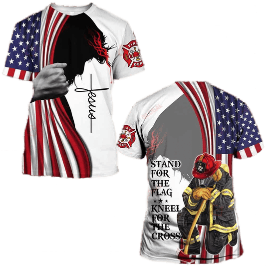 T-shirts « Stand For The Flag » (se tenir debout pour le drapeau), « Kneel For The Cross » (à genoux pour la croix)