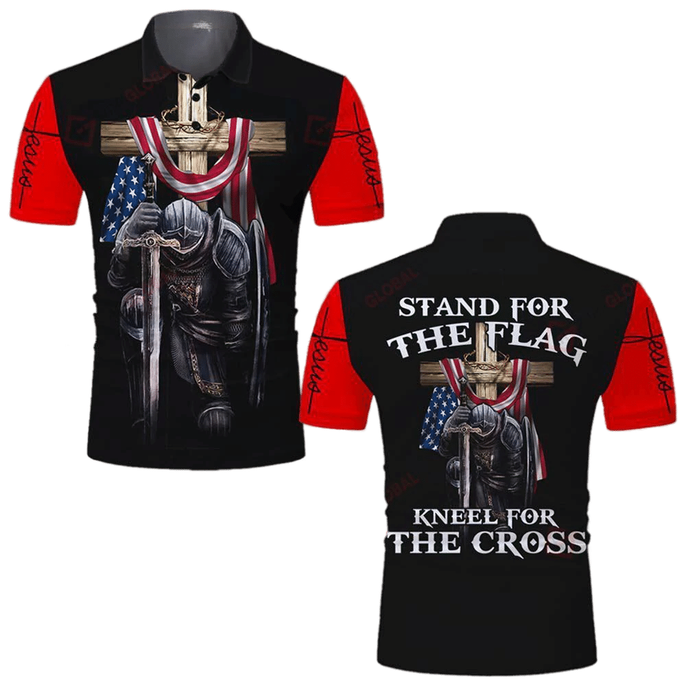 T-shirts « Stand For The Flag » (se tenir debout pour le drapeau), « Kneel For The Cross » (à genoux pour la croix)