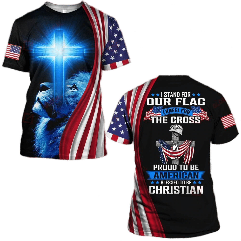 T-shirts « Stand For The Flag » (se tenir debout pour le drapeau), « Kneel For The Cross » (à genoux pour la croix)