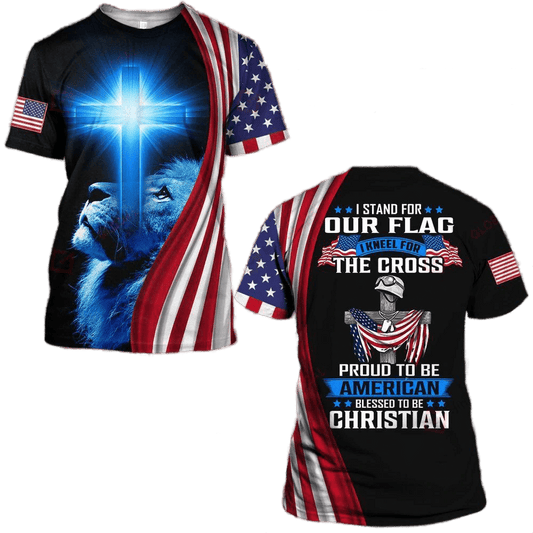 T-shirts « Stand For The Flag » (se tenir debout pour le drapeau), « Kneel For The Cross » (à genoux pour la croix)